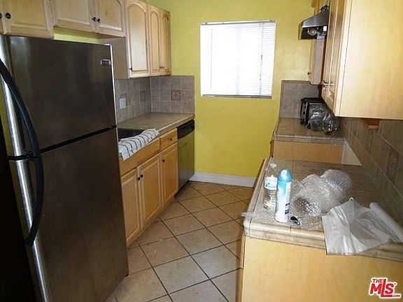 3rd image of 3136 S Canfield Ave