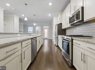 45121 Kincora Dr, Sterling, VA 20166