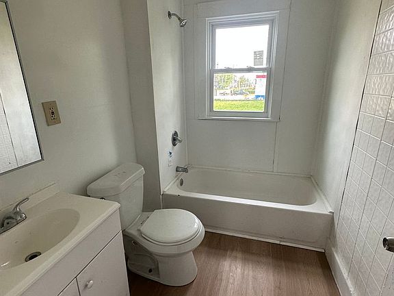 5th image of 1185 E 123rd St #2