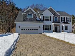 28 Tyler Dr, Saratoga Springs, NY 12866
