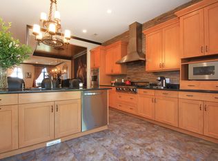 34 Regency Pl, Weehawken, NJ 07086