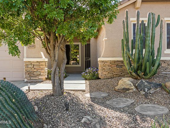 3rd image of 3439 W WARREN Drive
