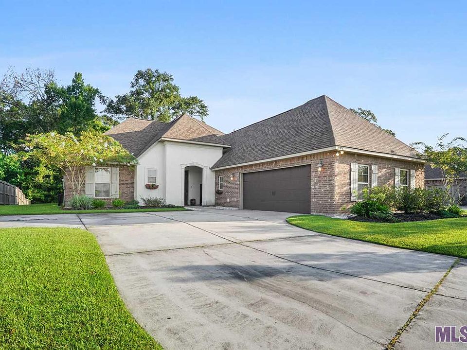 1st image of 39056 Old Shadow Ave