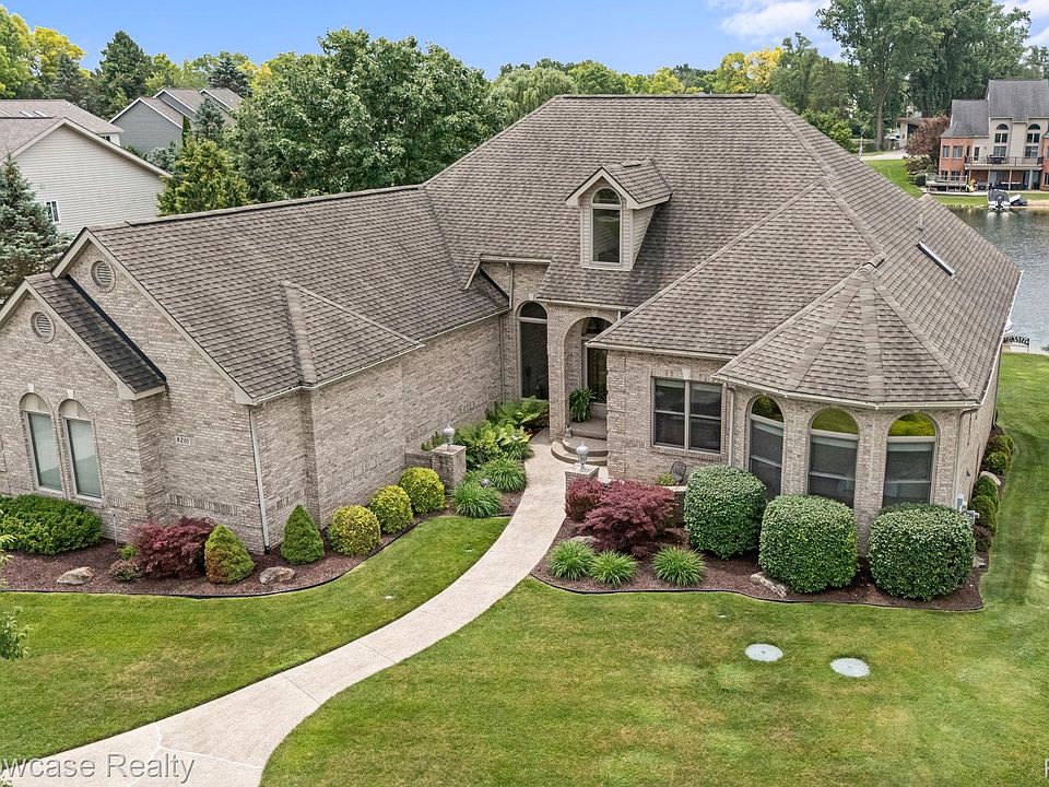 1st image of 9210 Twin Lakes Dr