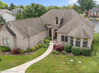 9210 Twin Lakes Dr, White Lake, MI