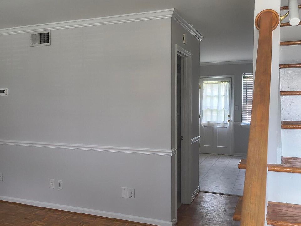 1st image of 1002 Willow Dr APT 57