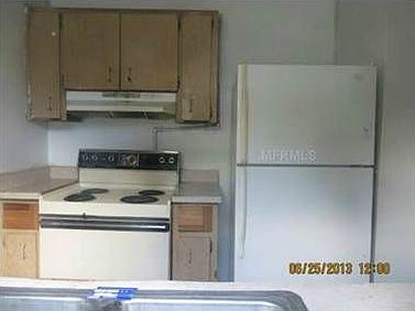 4th image of 1671 36th St