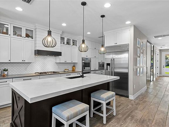 4th image of 7111 Barnsbury LN