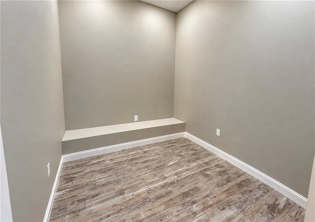 1 bed, 550 sqft, $1,700 — Photo 3
