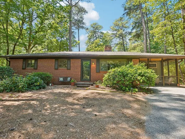 147 Windsor Cir, Chapel Hill, NC 27516