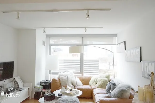 Rented by MNS | media 17