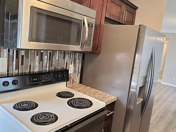 5th image of 28567 Wentworth St