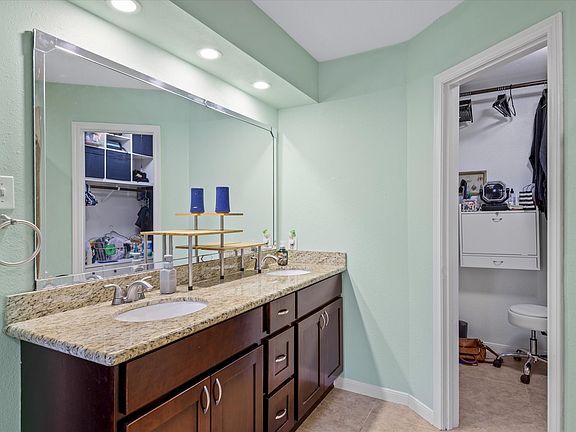 4th image of 4905 Woodway Ave #4905