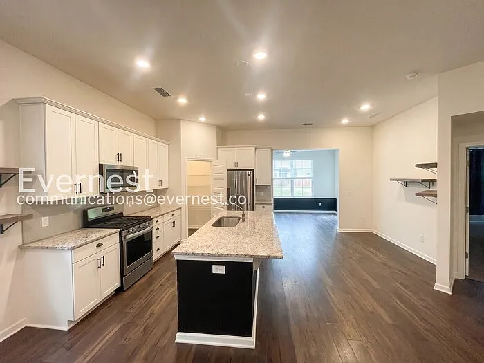 806 Sunset View Dr — Photo 4