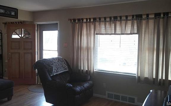 5th image of 1928 Uceyle Ave