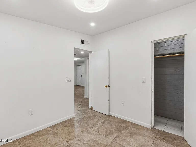 1620 W Roeser Rd — Photo 23