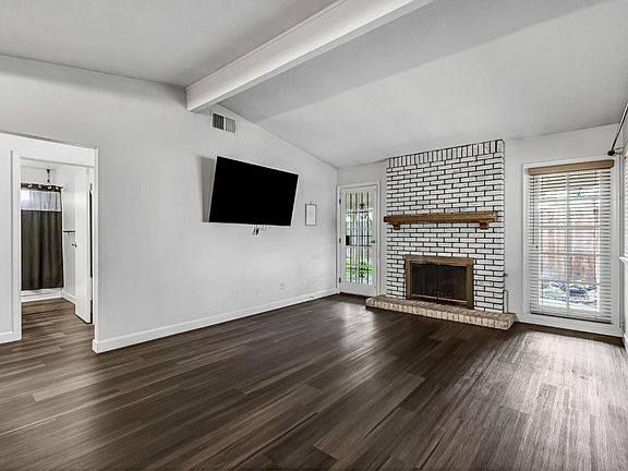 5th image of 901 Valley Way