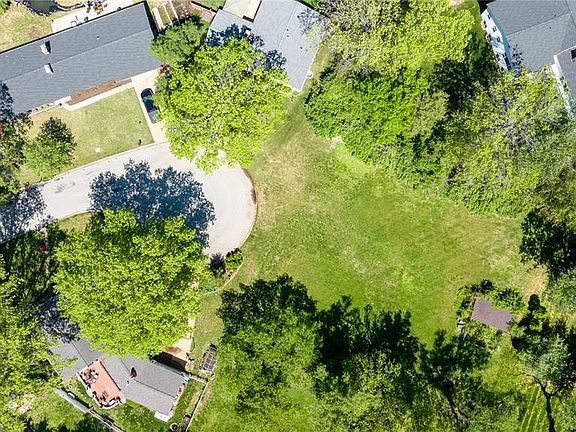 2nd image of 7A Melshire Ct