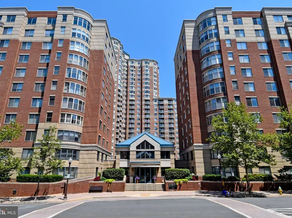 3830 9th St N APT 803E, Arlington, VA 22203