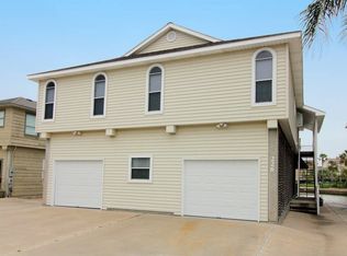 226 Bora Bora Dr, Tiki Island, TX 77554