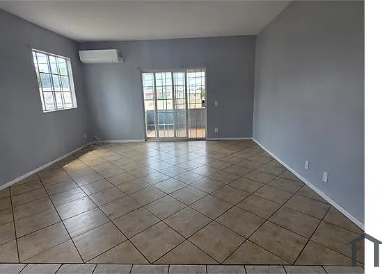 2720 Naomi Ave #4 — Photo 1