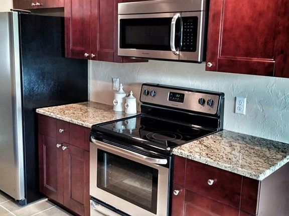 3rd image of 7454 S Leewynn Dr