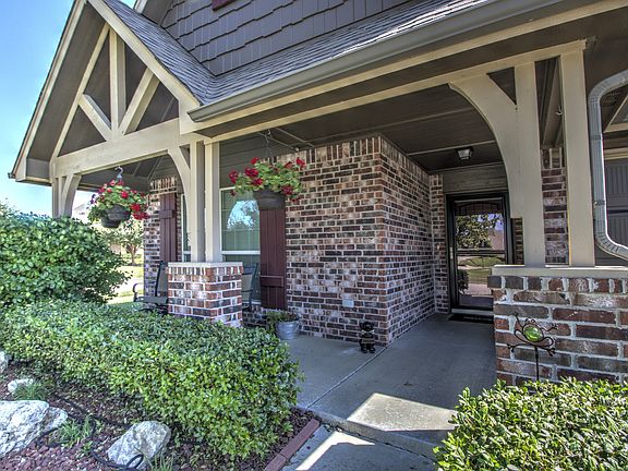 3rd image of 10547 N 120th East Ave