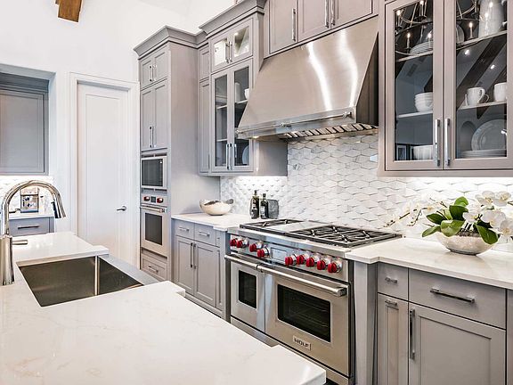 4th image of 3772 Hamilton Heights Ave