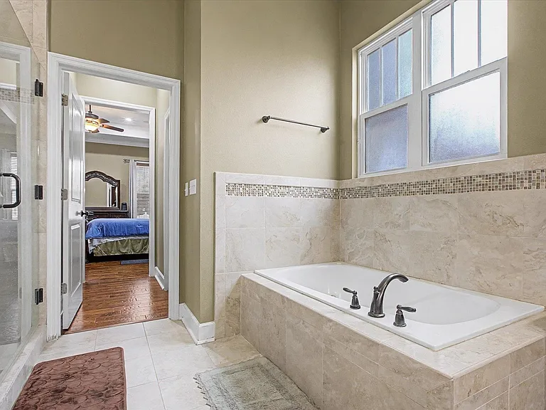 3078 Dickinson Dr — Photo 17