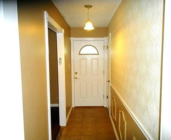 2nd image of 1110 Phyllis St