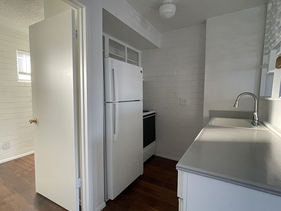 1st image of 301 W Helen St #10925047