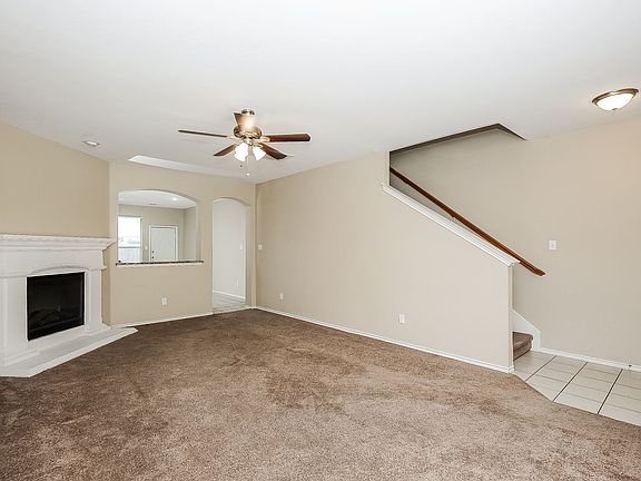 2nd image of 1117 Sweetwater Dr