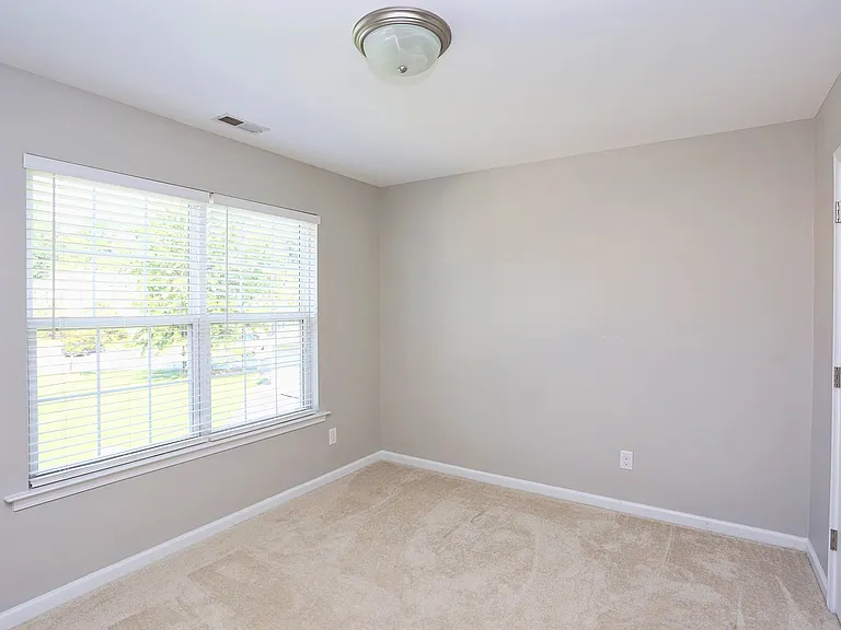915 Cinnamon Dr — Photo 20