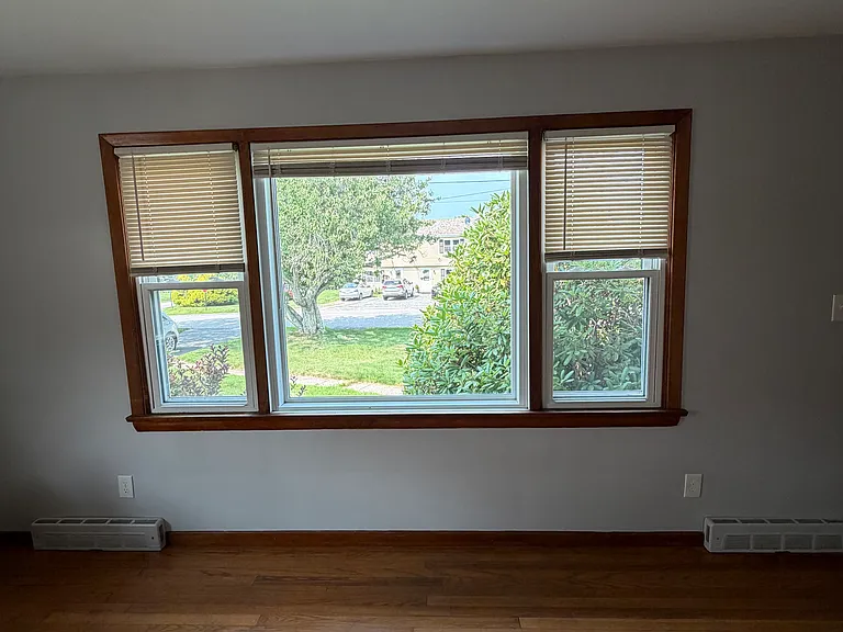9 Honeyman Ave — Photo 2