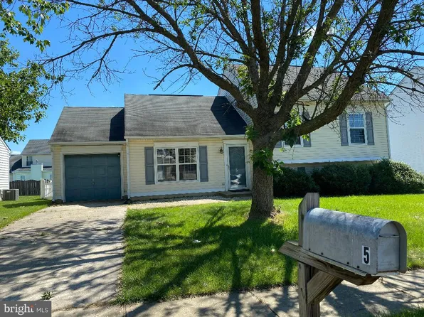 5 Amy Ct, Bear, DE 19701