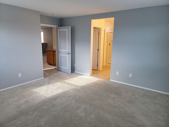 4th image of 1022 Solemn Cactus Ave