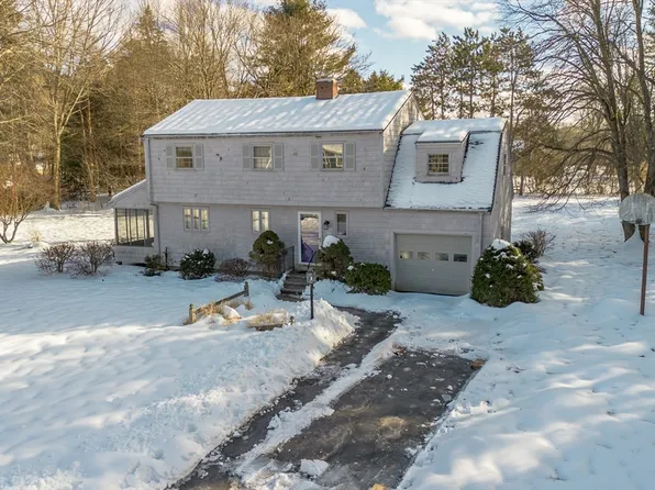 87 Paul Revere Rd, Concord, MA 01742