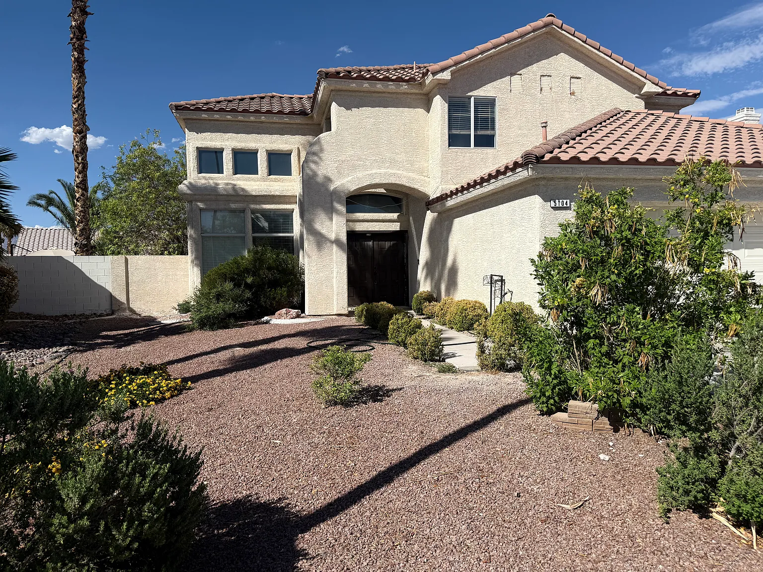 4 bed, 2322 sqft, $2,700 — Photo 2
