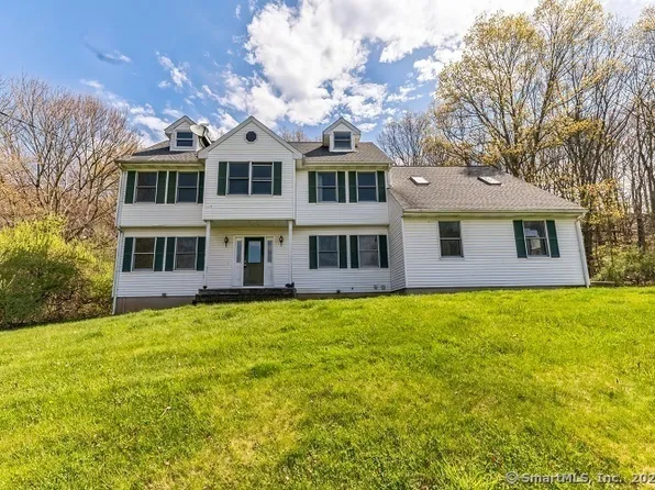 116 Dunbar Lane, Hamden, CT 06514