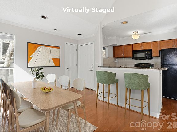 5th image of 2518 Cranbrook Ln APT 6