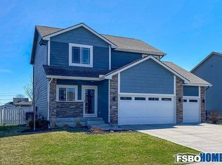 513 Sycamore Dr NW, Bondurant, IA 50035