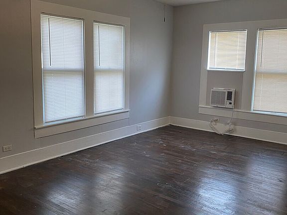5th image of 702 Evergreen