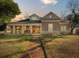 511 W Wilson St, Cleburne, TX 76033
