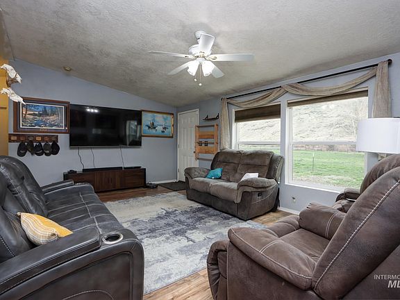 4th image of 1583 Dustin Dr