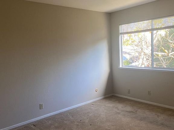 4th image of 518 N Claremont St APT 5
