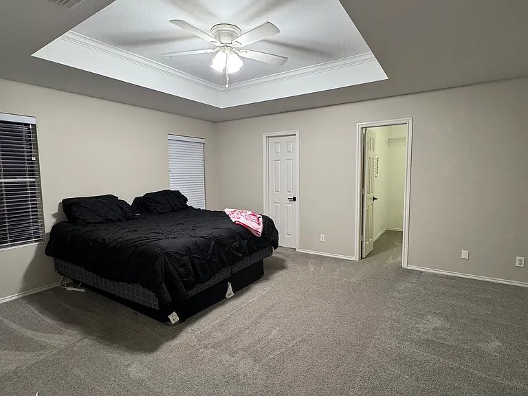 12818 Capri — Photo 12