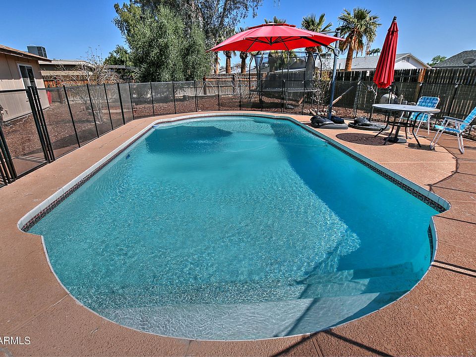 1st image of 3661 W OAKLAND Street