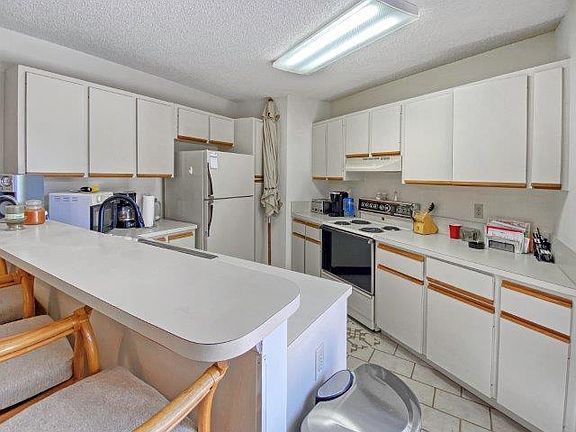 2nd image of 62 Springdale Circle