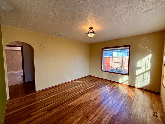 2nd image of 1523 S Lincoln Ave