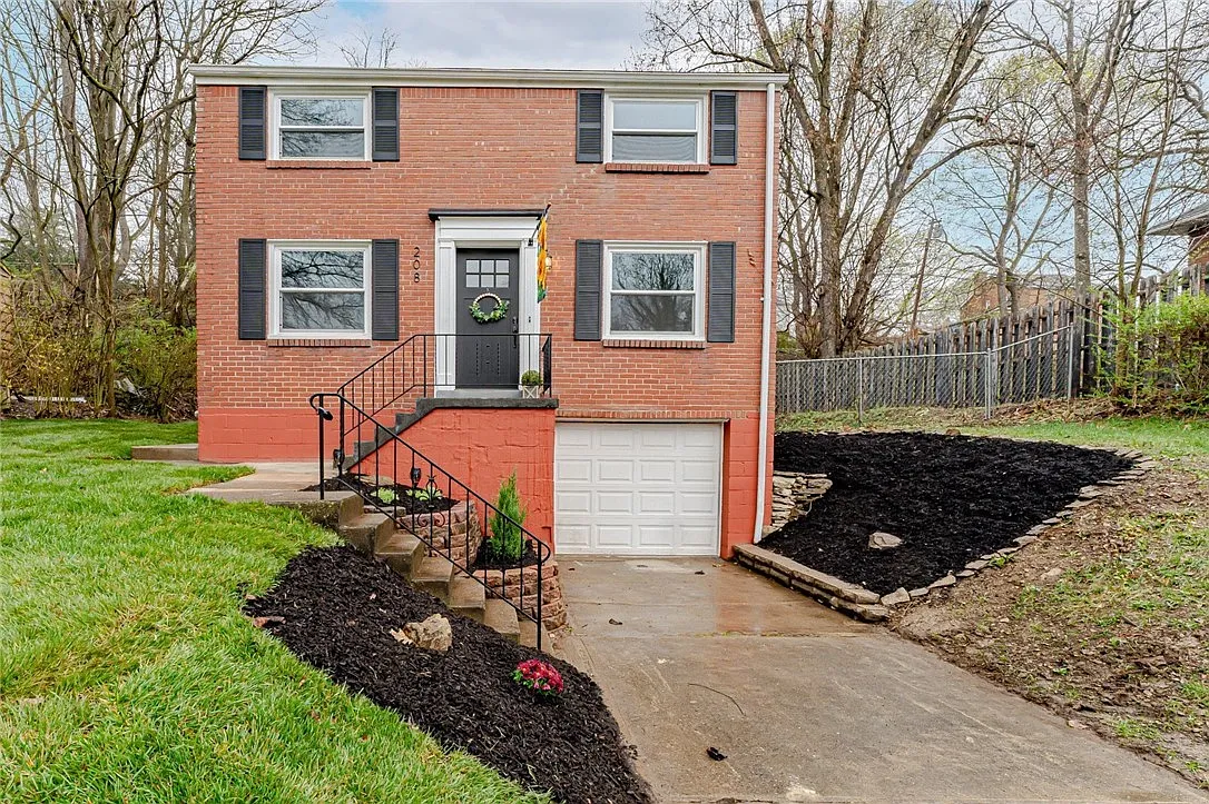 208 Janice Dr photo 1